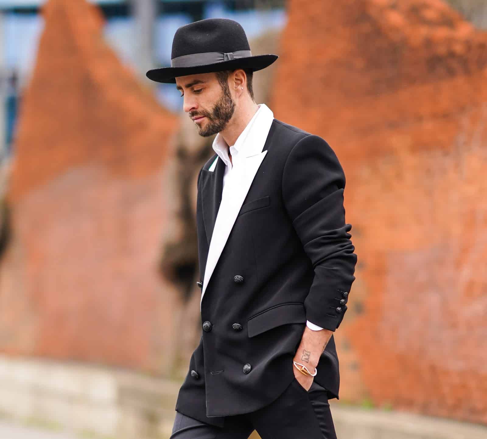 What should be in every stylish guy’s closet? Here are 7 must-have’s
