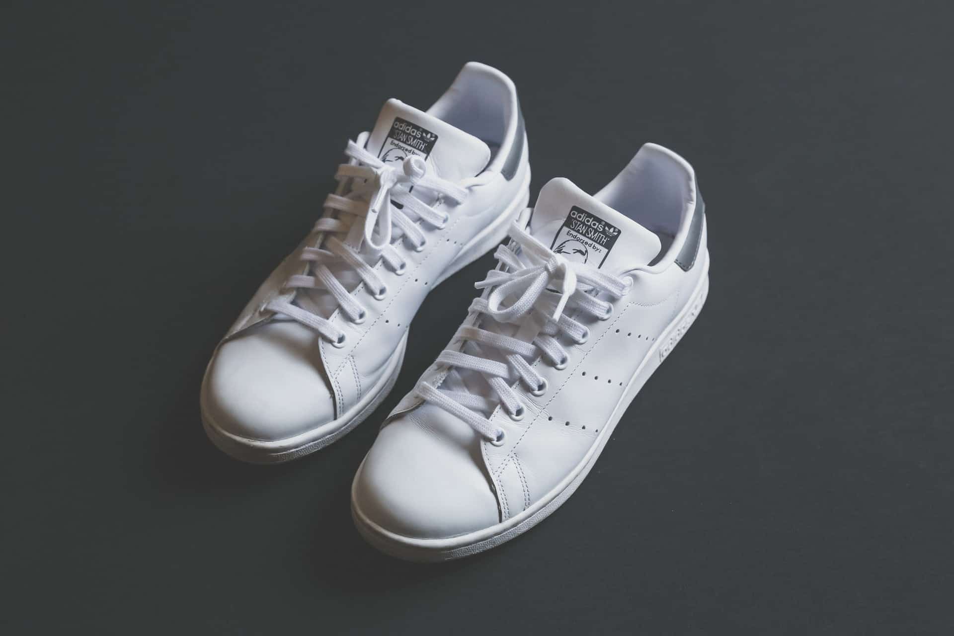 How to take care of white sneakers?